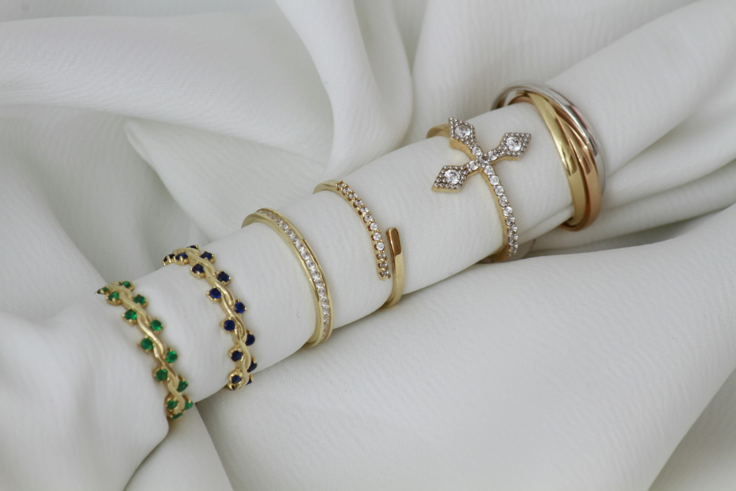 Accessorizing with Confidence: Elevate Your Look with Jewelry